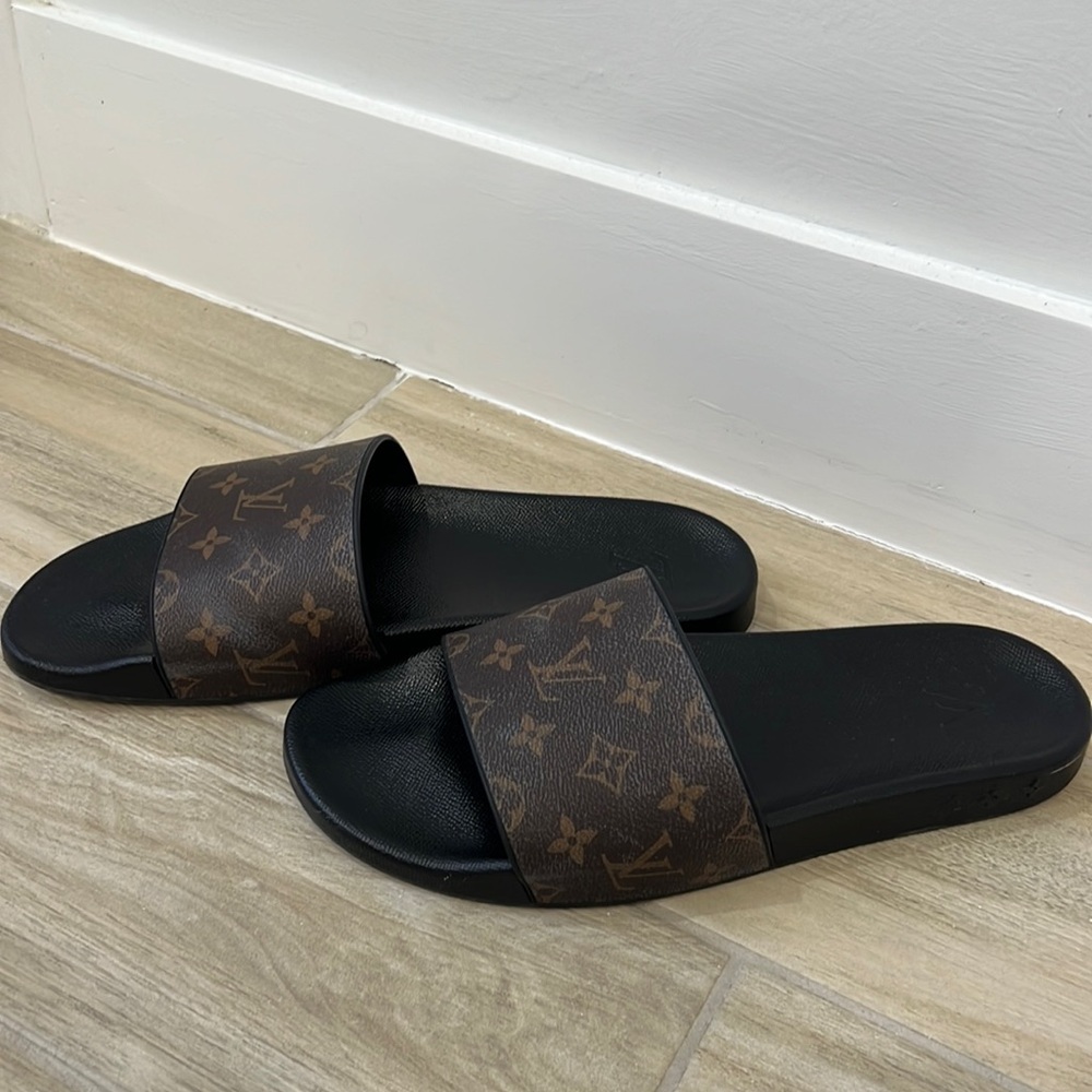 Louis Vuitton Mens Rubber Mules brown monogram